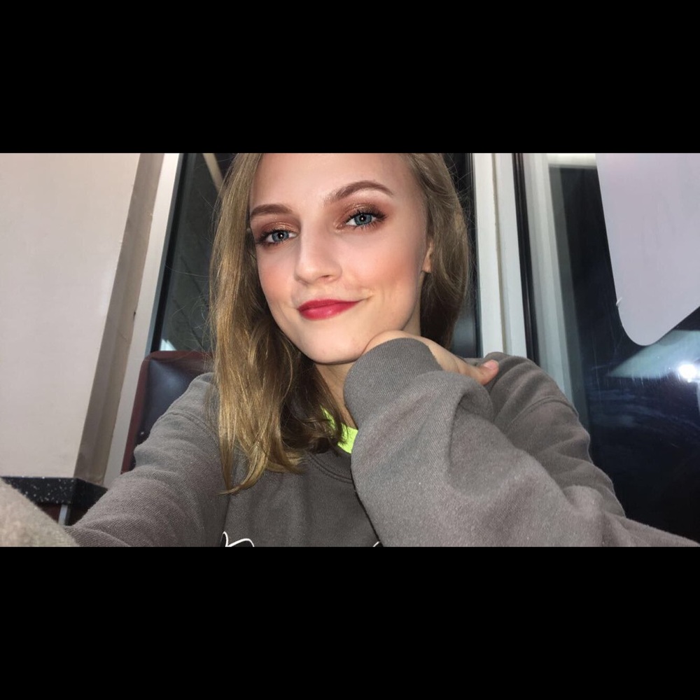 Meet your Posher, Courtney